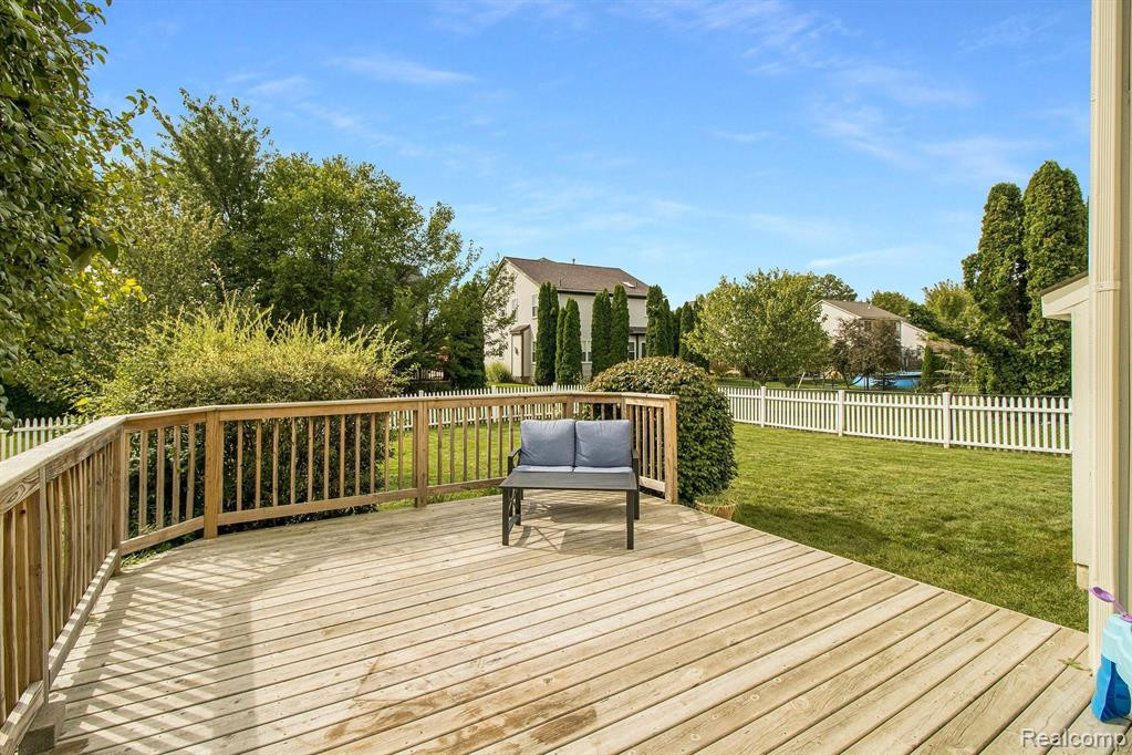 8598 BARRINGTON Drive, Ypsilanti, MI 48198 — Photo 24