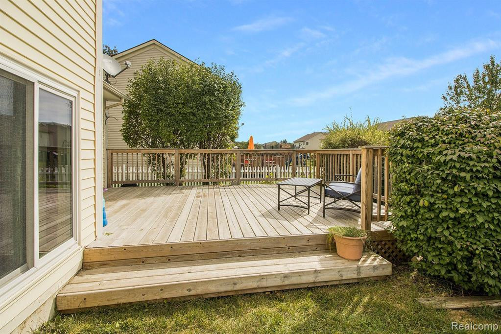 8598 BARRINGTON Drive, Ypsilanti, MI 48198 — Photo 25