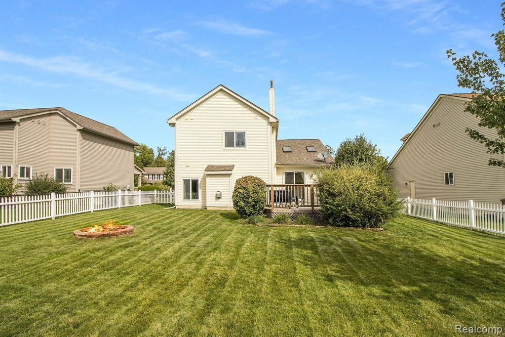 8598 BARRINGTON Drive, Ypsilanti, MI 48198 — Photo 29