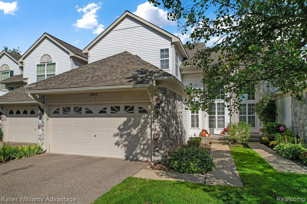 2543 PINE Drive, Wixom, MI 48393 — front exterior