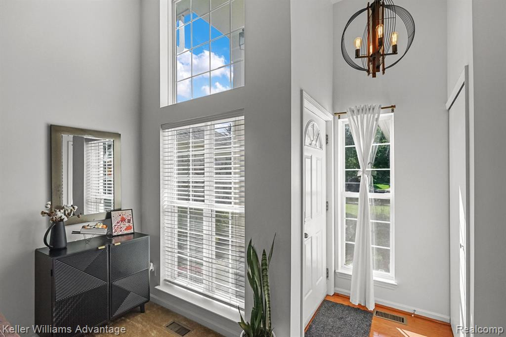 2543 PINE Drive, Wixom, MI 48393 — Photo 3