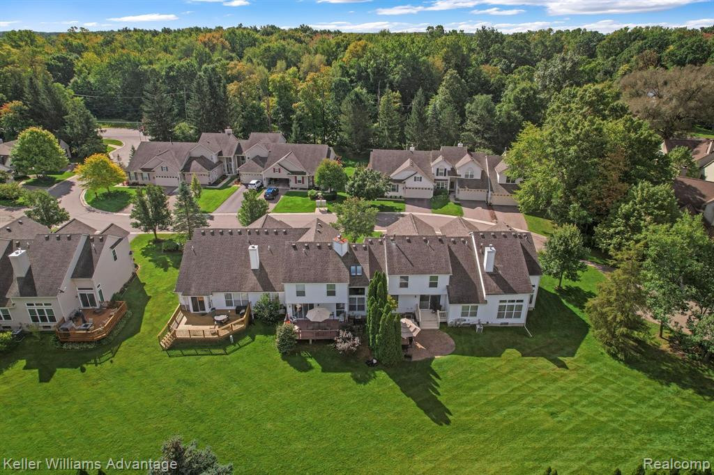 2543 PINE Drive, Wixom, MI 48393 — Photo 42