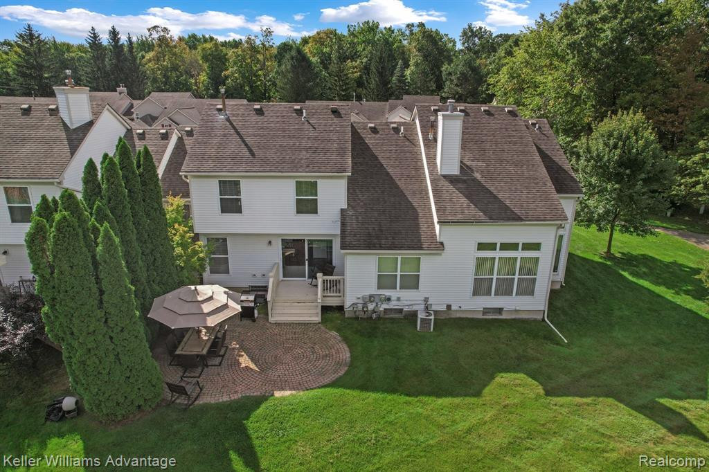 2543 PINE Drive, Wixom, MI 48393 — Photo 43
