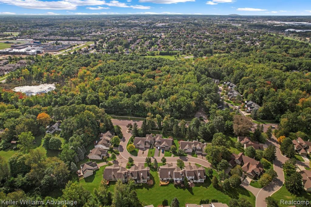 2543 PINE Drive, Wixom, MI 48393 — Photo 47