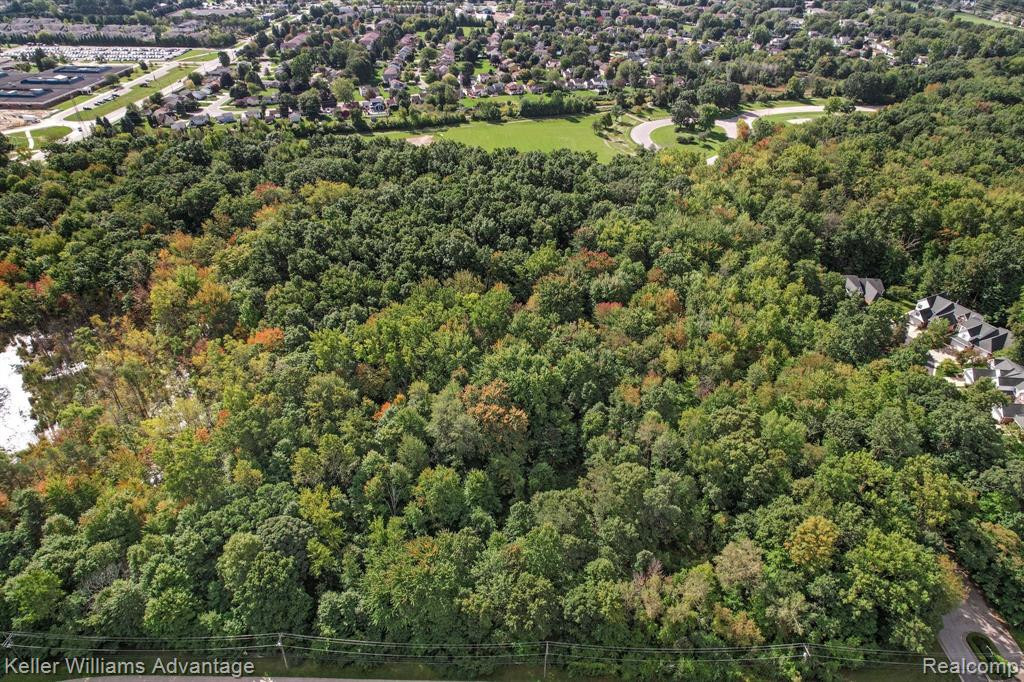 2543 PINE Drive, Wixom, MI 48393 — Photo 48