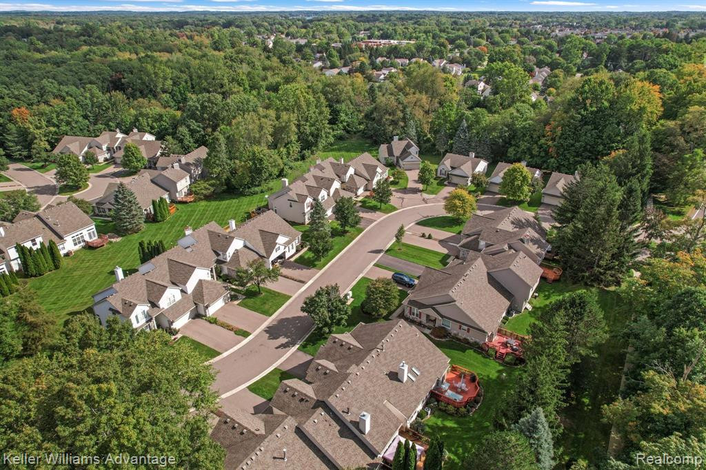 2543 PINE Drive, Wixom, MI 48393 — Photo 49