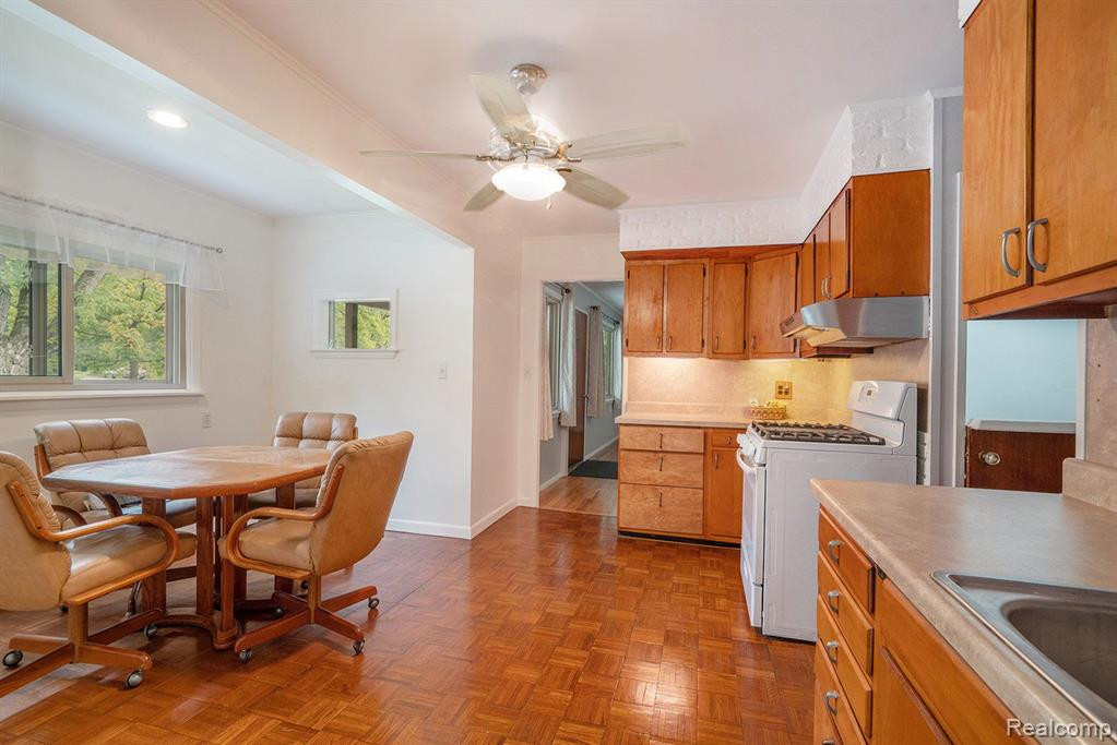 1049 WESTAIRE Way, Ann Arbor, MI 48103 — Photo 8