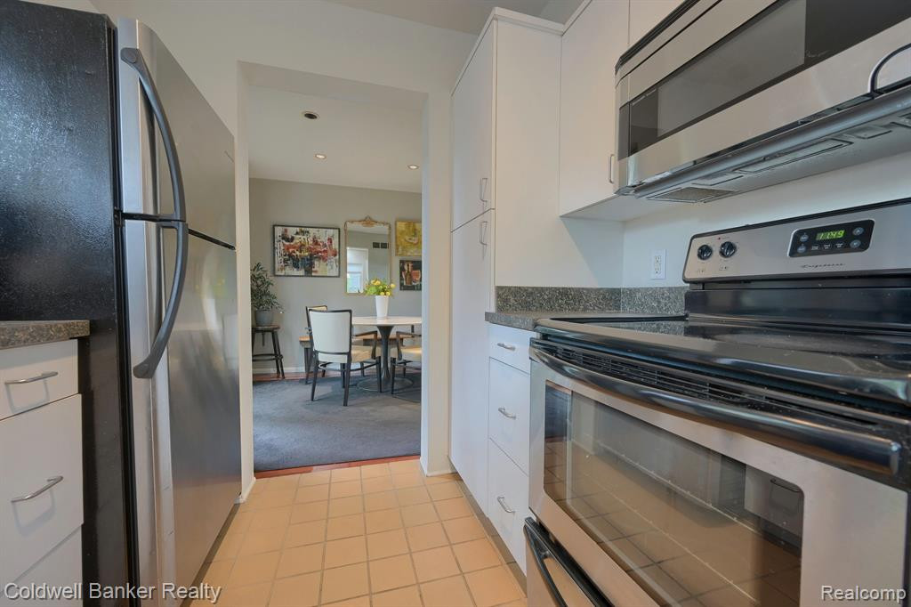 602 E LINCOLN Street, Birmingham, MI 48009 — Photo 13