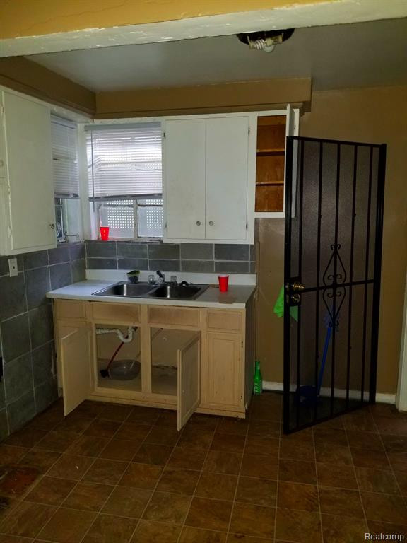 175 W BRENTWOOD Street, Highland Park, MI 48203 — Photo 18