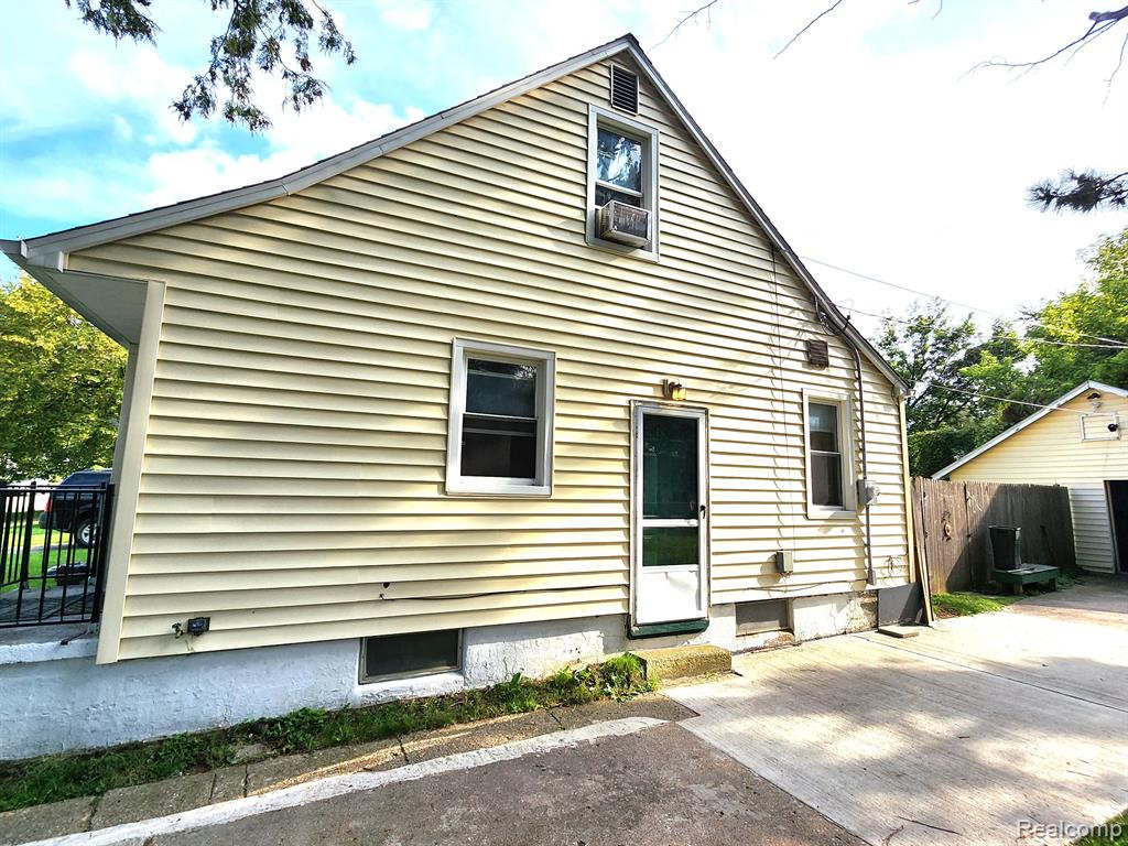 4230 CUSTER Avenue, Flint, MI 48507 — Photo 3