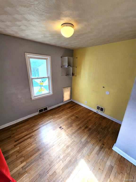 4230 CUSTER Avenue, Flint, MI 48507 — Photo 11