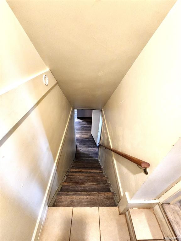 4230 CUSTER Avenue, Flint, MI 48507 — Photo 18