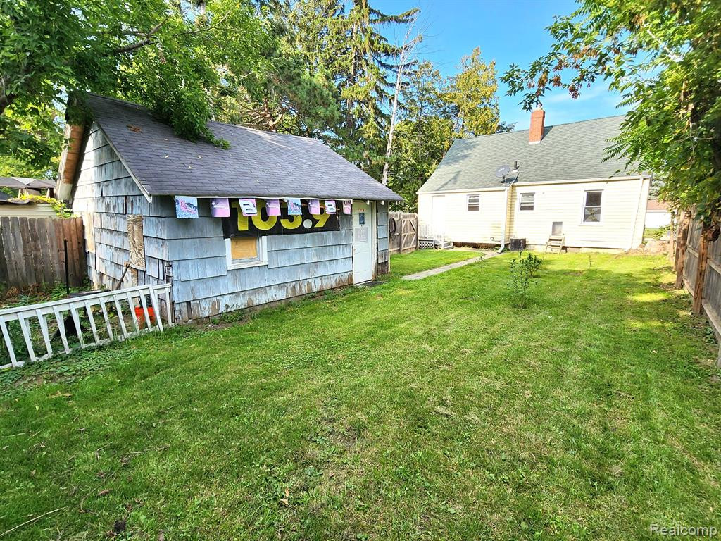 4230 CUSTER Avenue, Flint, MI 48507 — Photo 28