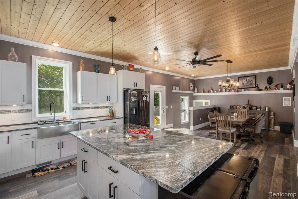 9747 OATMAN Road, Avoca, MI 48006 — Photo 12