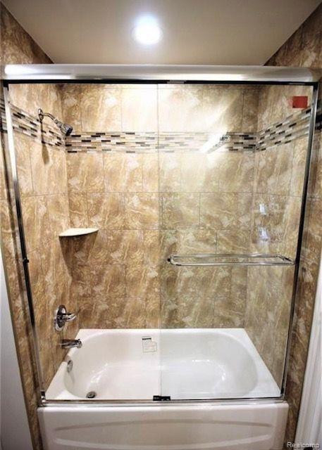 46686 EMERALD CREEK Drive, Shelby Twp, MI 48315 — Photo 13