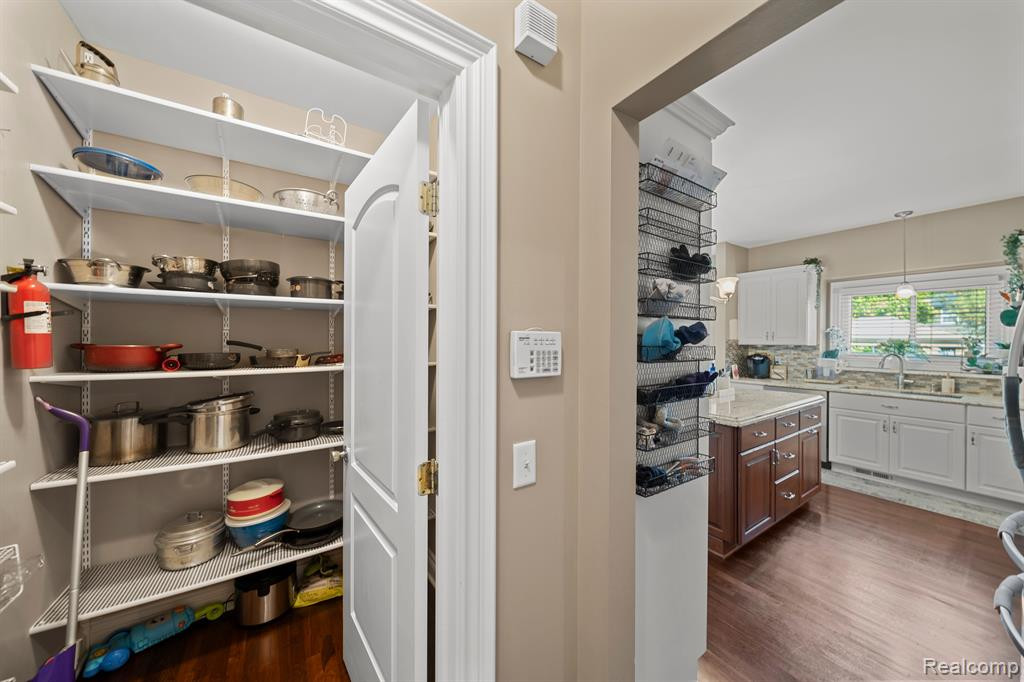 1006 HUNTSVILLE Drive, Canton, MI 48187 — Photo 14