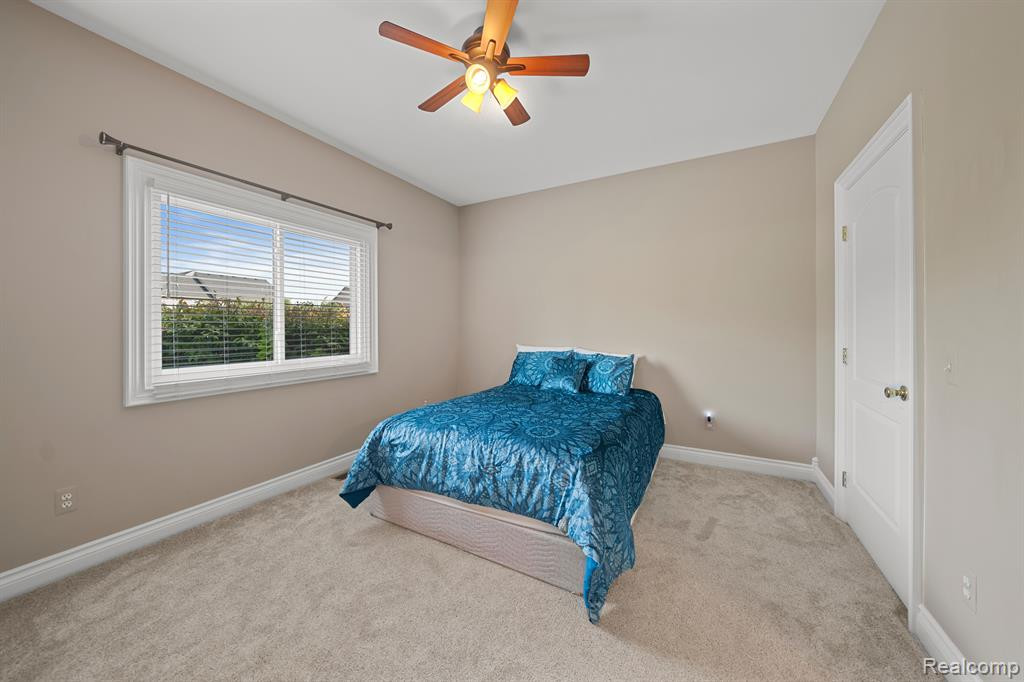1006 HUNTSVILLE Drive, Canton, MI 48187 — Photo 16