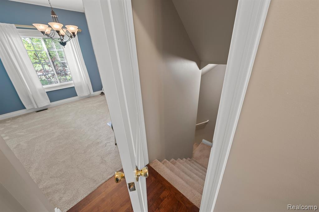 1006 HUNTSVILLE Drive, Canton, MI 48187 — Photo 37