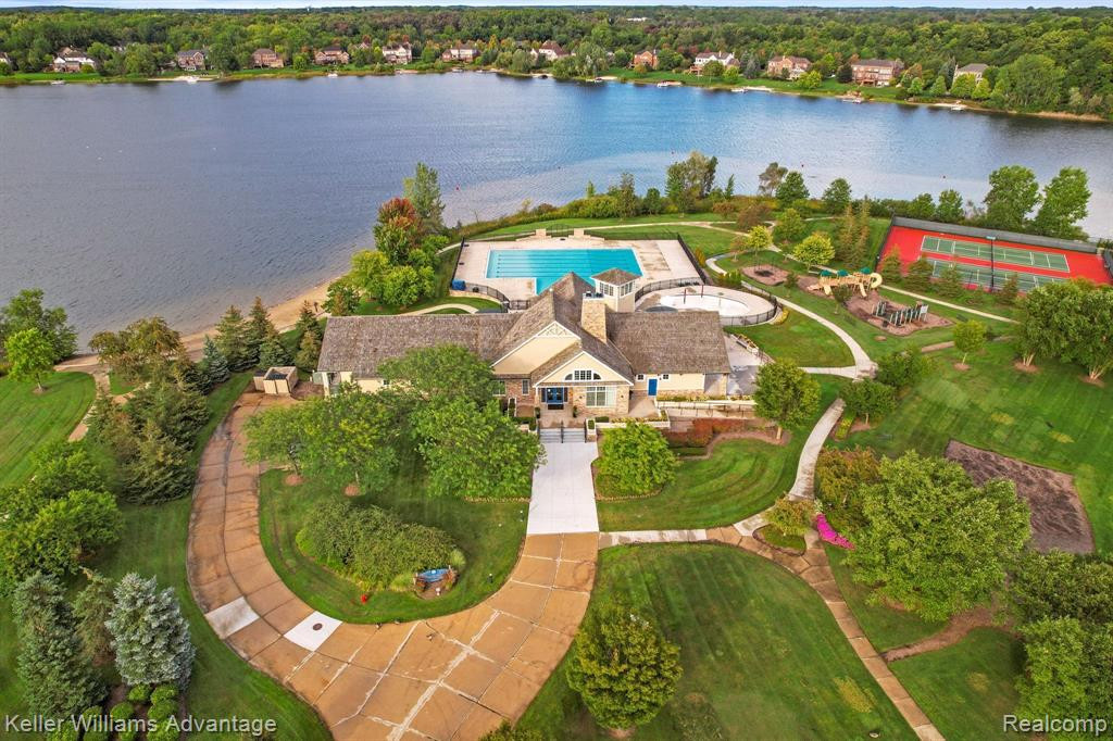 26436 FIELDSTONE Drive, Novi, MI — Photo 48