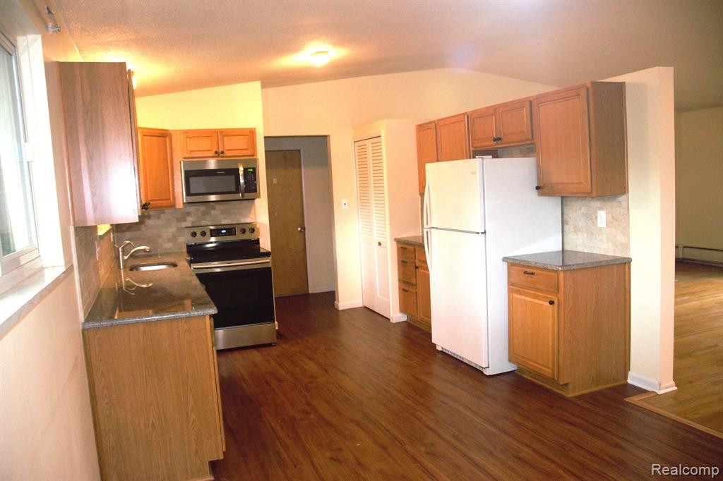 2427 BUCKINGHAM Road, Ann Arbor, MI 48104 — Photo 4