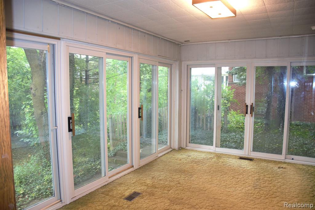 2427 BUCKINGHAM Road, Ann Arbor, MI 48104 — Photo 8