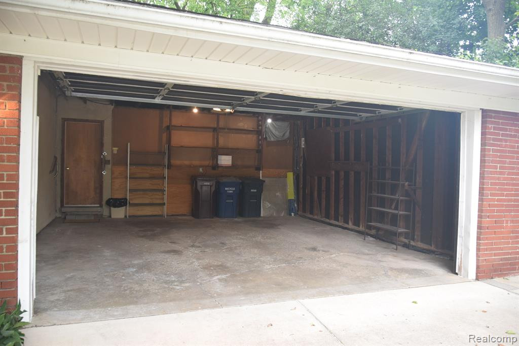 2427 BUCKINGHAM Road, Ann Arbor, MI 48104 — Photo 10