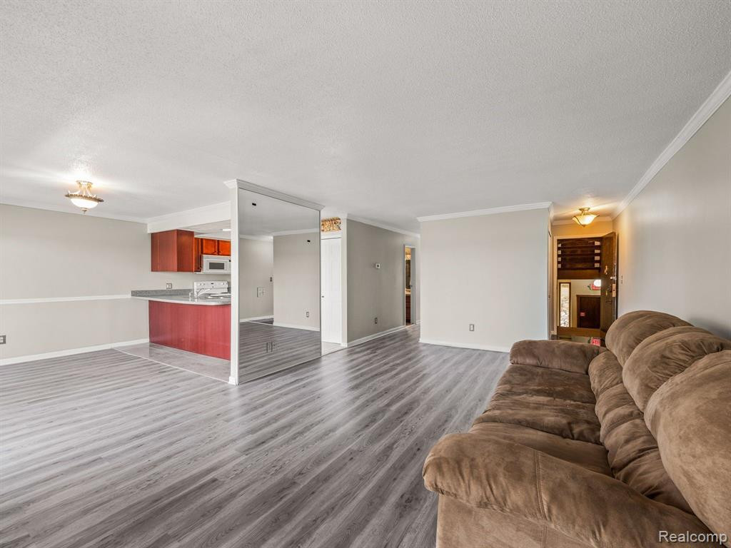 881 Cliffs Drive, Ypsilanti, MI 48198 — Photo 10
