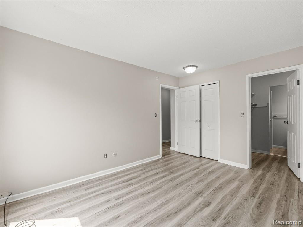 881 Cliffs Drive, Ypsilanti, MI 48198 — Photo 12