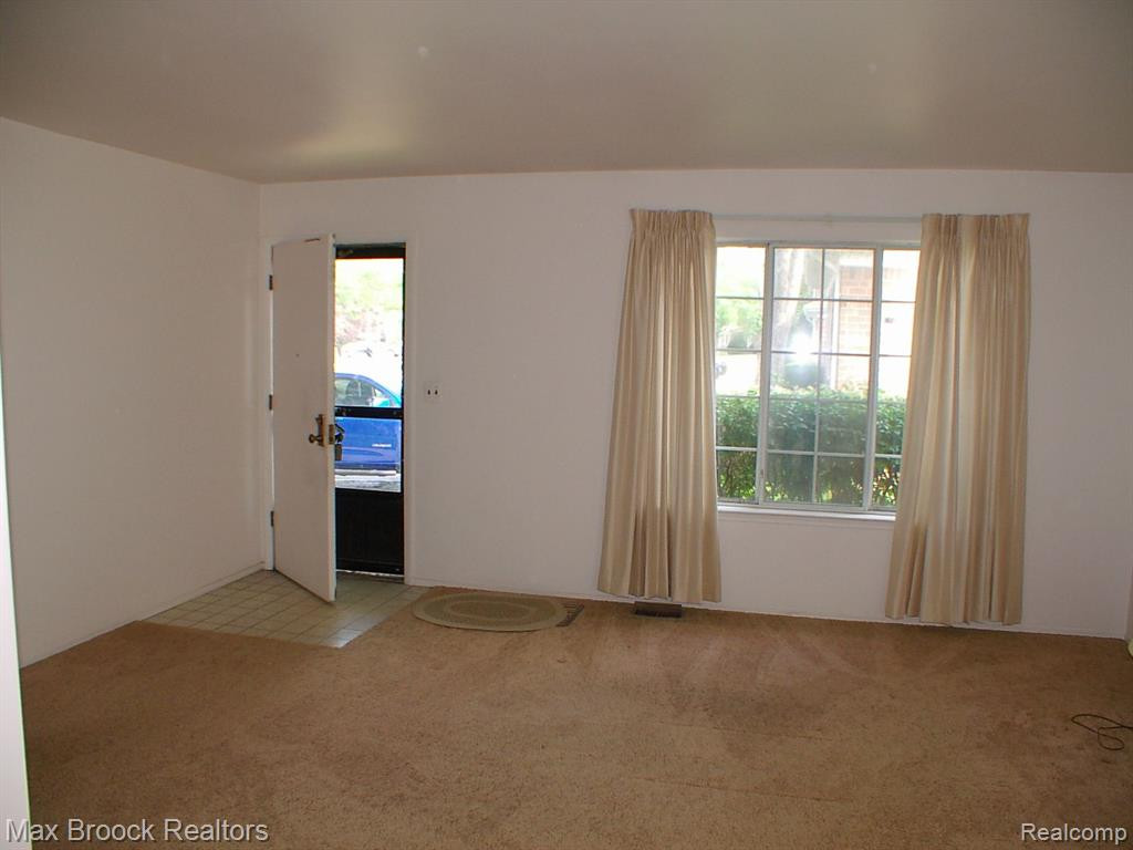 4928 COVENTRY Street, Royal Oak, MI 48073 — Photo 5