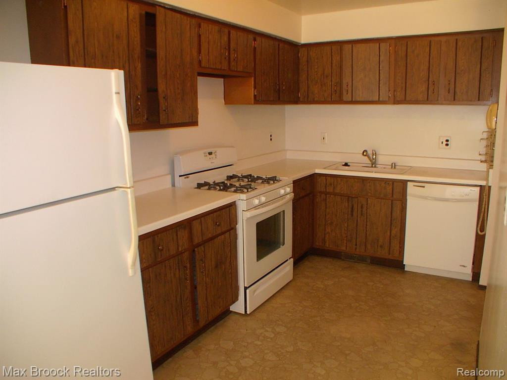 4928 COVENTRY Street, Royal Oak, MI 48073 — Photo 7