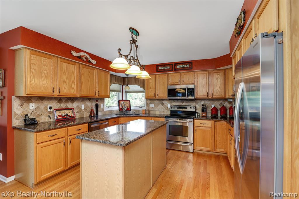 7280 Lyndhurst Drive, Canton, MI 48187 — Photo 18