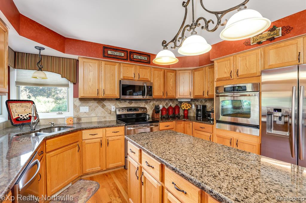 7280 Lyndhurst Drive, Canton, MI 48187 — Photo 19