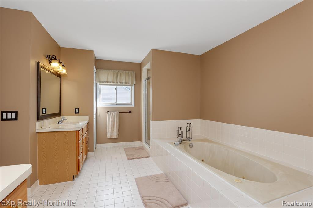 7280 Lyndhurst Drive, Canton, MI 48187 — Photo 33