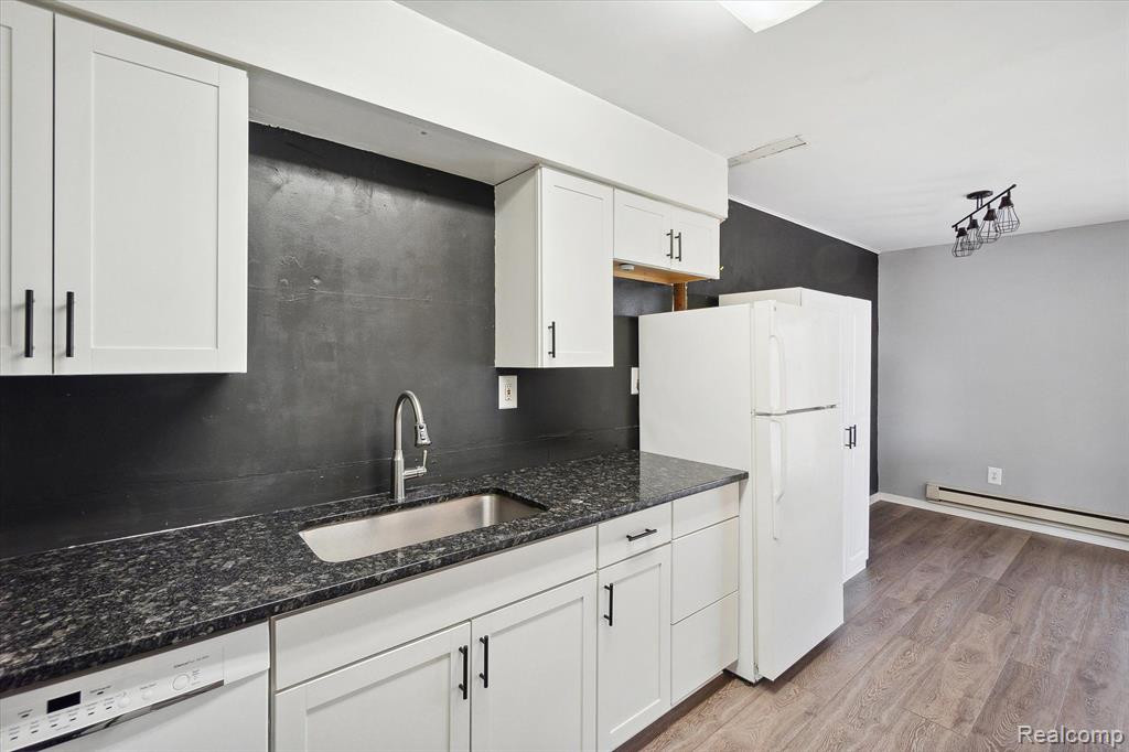1834 COLONIAL VILLAGE Way, 3, Waterford, MI 48328 — Photo 12