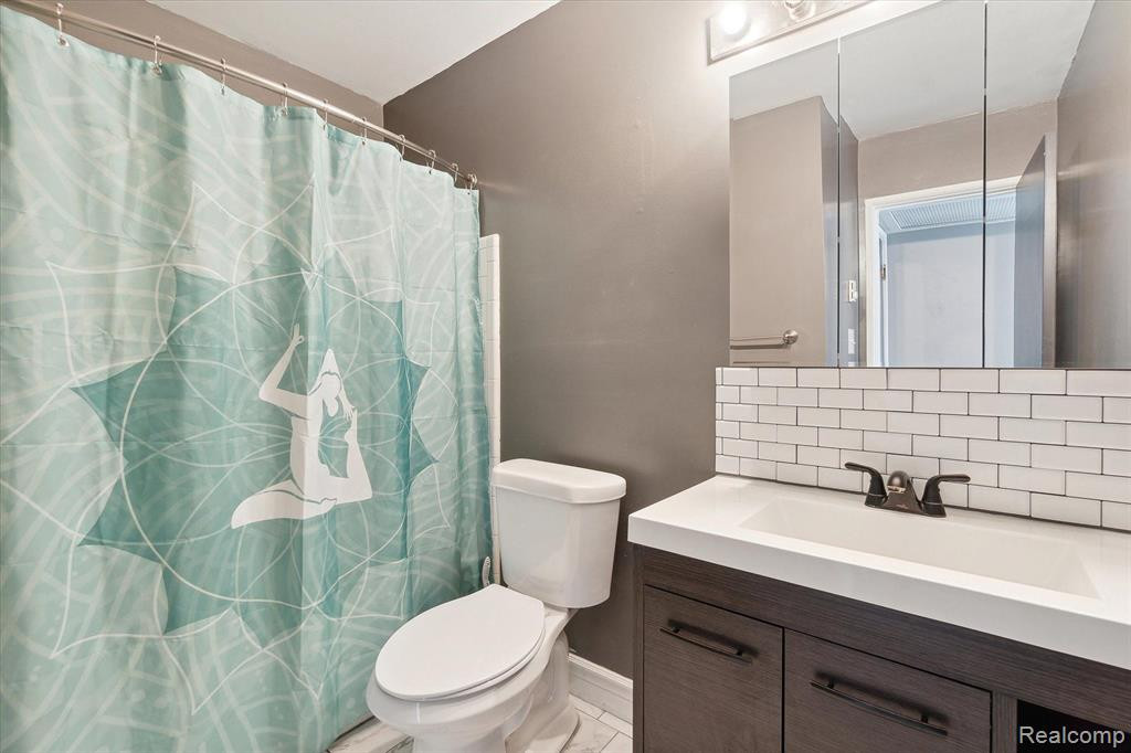 1834 COLONIAL VILLAGE Way, 3, Waterford, MI 48328 — Photo 14