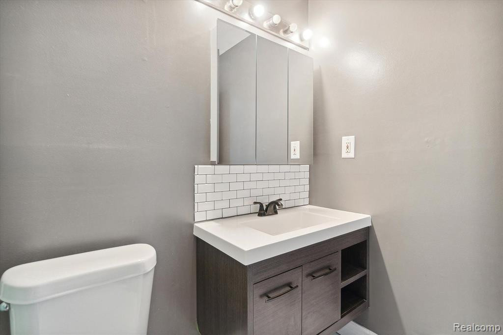 1834 COLONIAL VILLAGE Way, 3, Waterford, MI 48328 — Photo 15