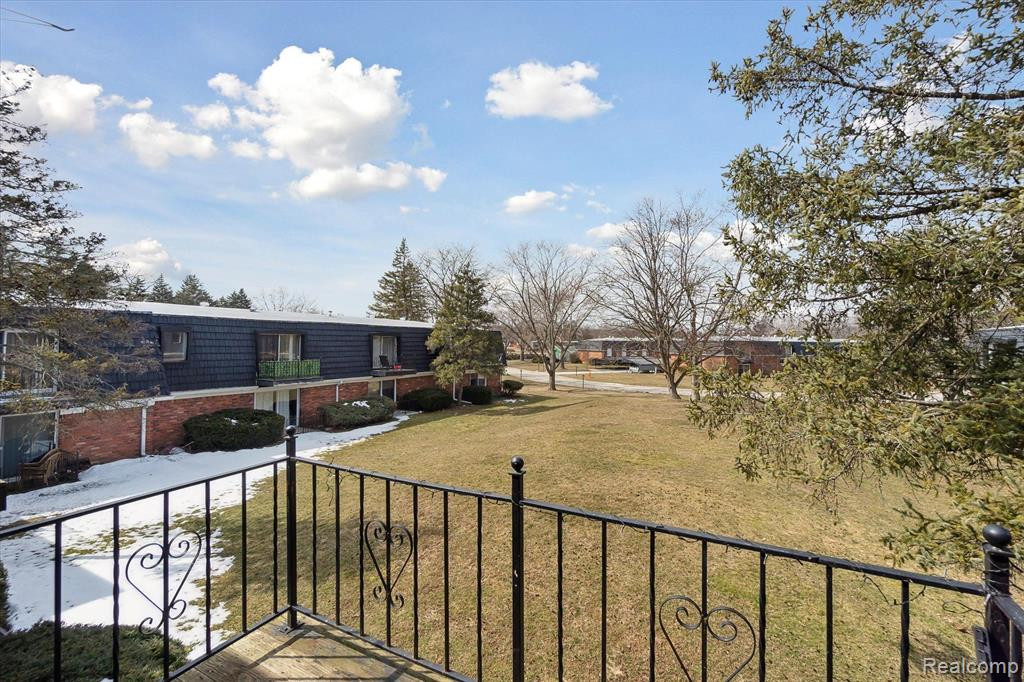 1834 COLONIAL VILLAGE Way, 3, Waterford, MI 48328 — Photo 21