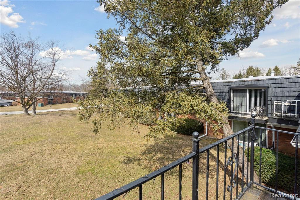 1834 COLONIAL VILLAGE Way, 3, Waterford, MI 48328 — Photo 22