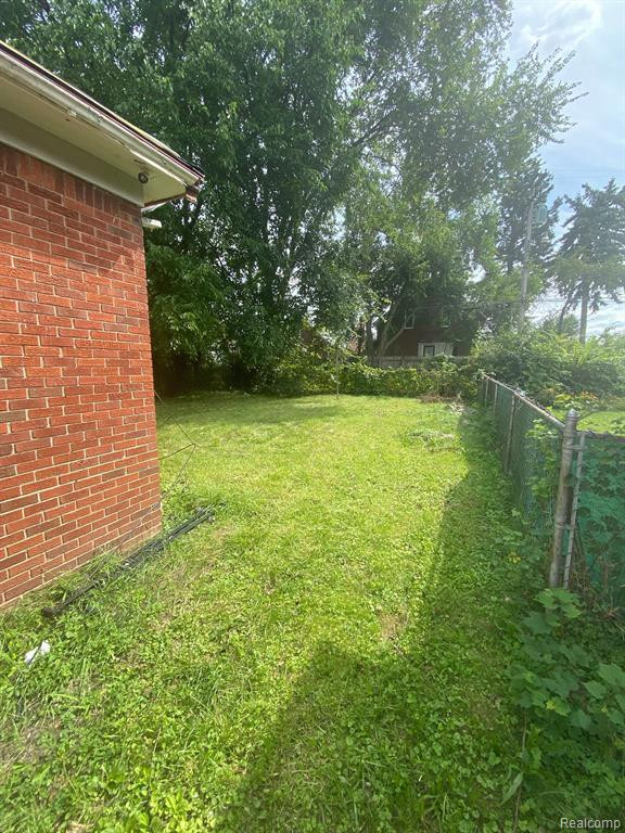 8158 ALMONT Street, Detroit, MI 48234 — Photo 3