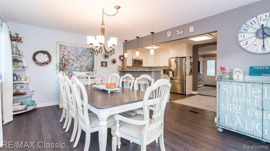 2552 WOODLAWN Street, Wolverine Lake, MI 48390 — Photo 13