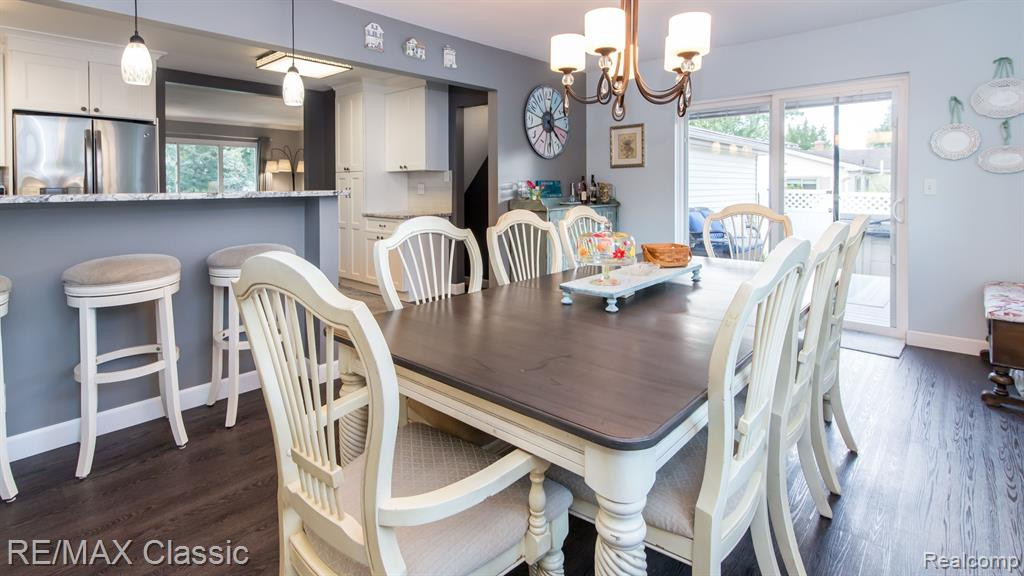 2552 WOODLAWN Street, Wolverine Lake, MI 48390 — Photo 14