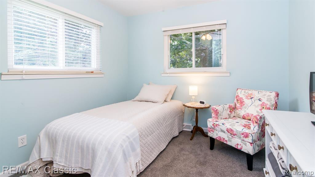2552 WOODLAWN Street, Wolverine Lake, MI 48390 — Photo 23