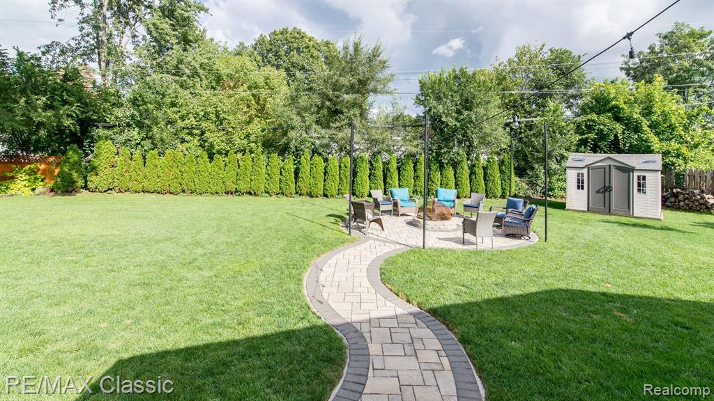 2552 WOODLAWN Street, Wolverine Lake, MI 48390 — Photo 29