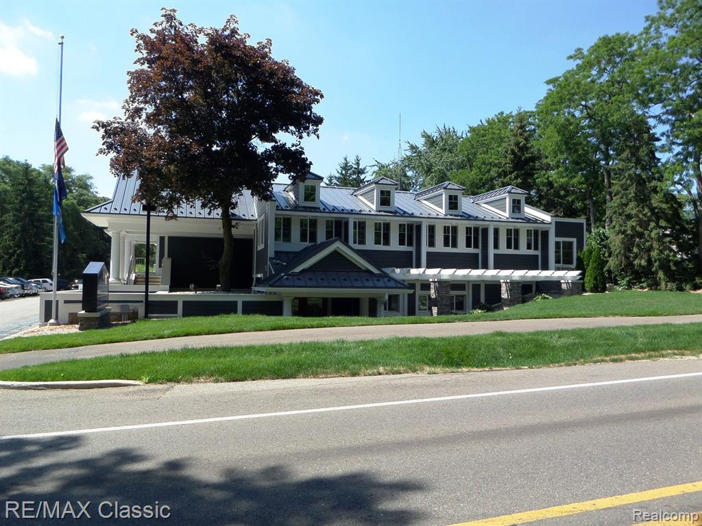 2552 WOODLAWN Street, Wolverine Lake, MI 48390 — Photo 45