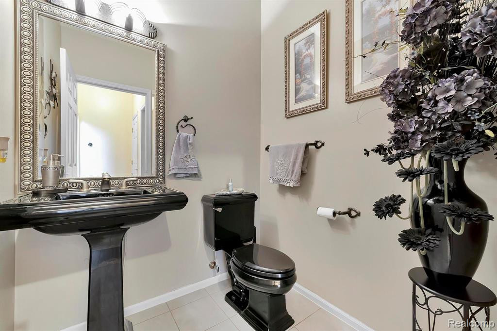 571 TERRACE Court, Canton, MI 48188 — Photo 24