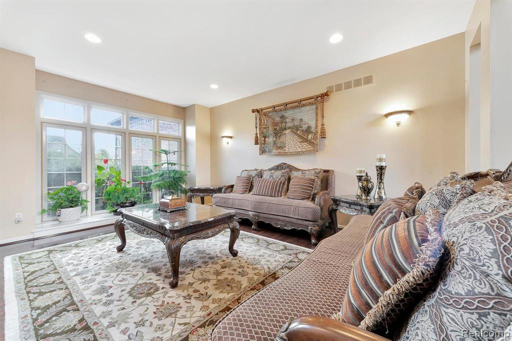 571 TERRACE Court, Canton, MI 48188 — Photo 26