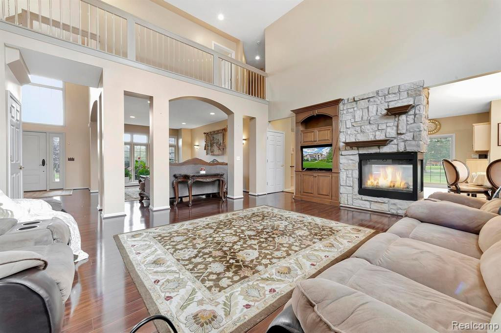 571 TERRACE Court, Canton, MI 48188 — Photo 32