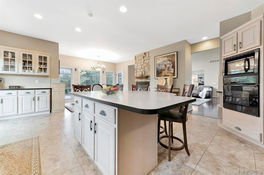 571 TERRACE Court, Canton, MI 48188 — Photo 41