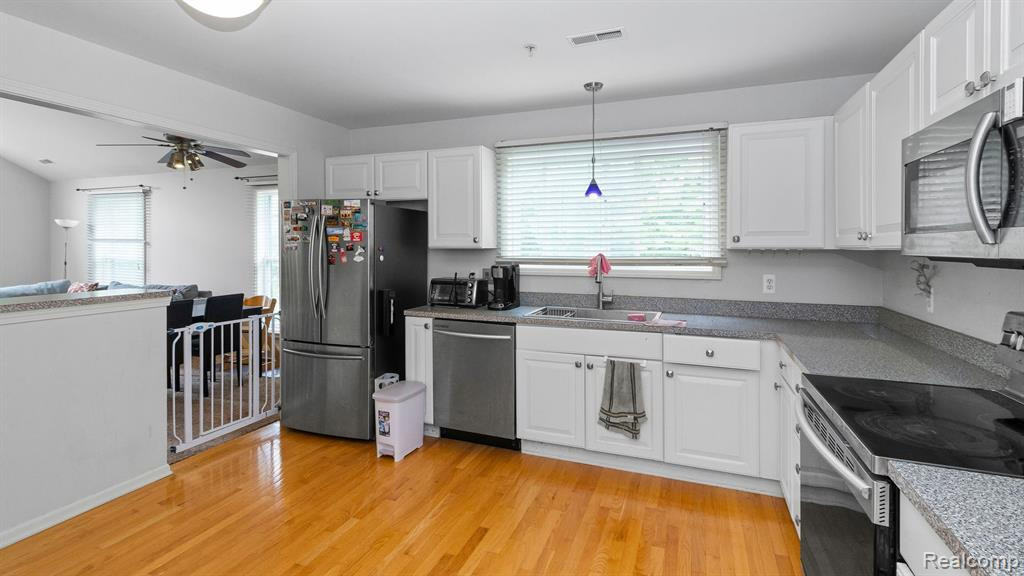 28305 CARLTON WAY Drive, Novi, MI 48377 — Photo 12