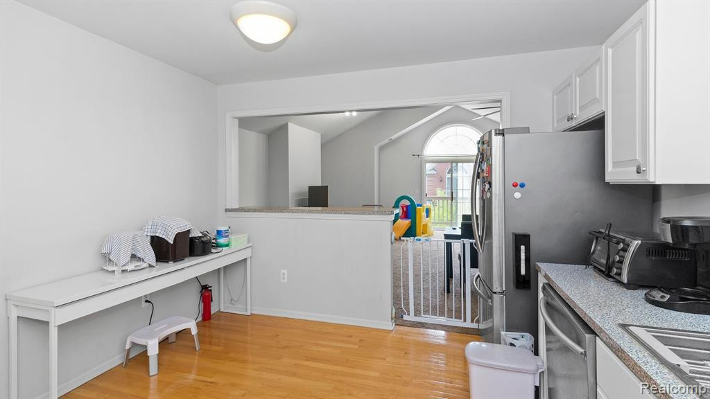 28305 CARLTON WAY Drive, Novi, MI 48377 — Photo 14